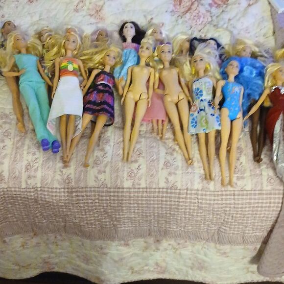 Barbie - Picture 1 of 3